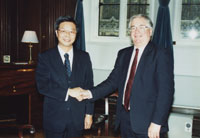1991年、ケンブリッジ大学　総長　ウイリアムズ卿と大学経営に関して懇談